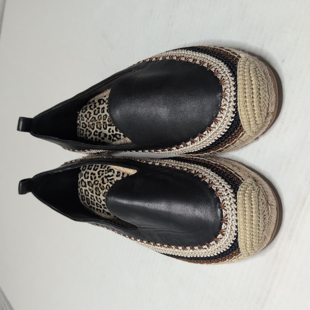 NWT Chicos Crochet Slip On Leather Espadrille Embroidered Flats
